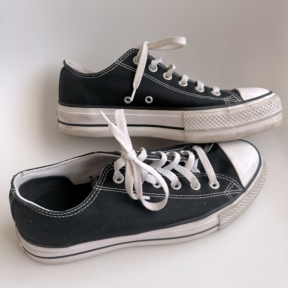Converse Chuck Taylor All Star Lift Platform Low Top